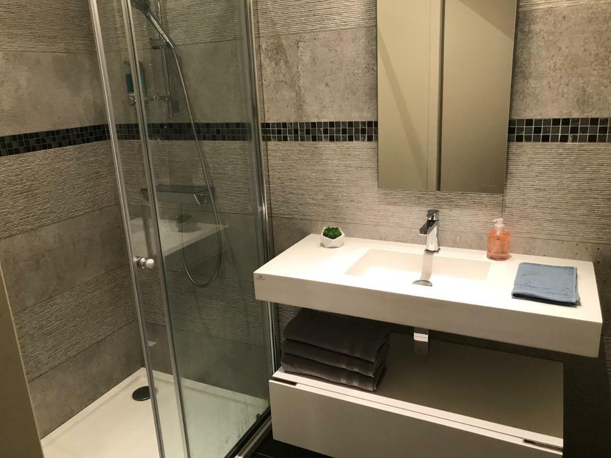 De Standing A Centre - 50m² Apartment *